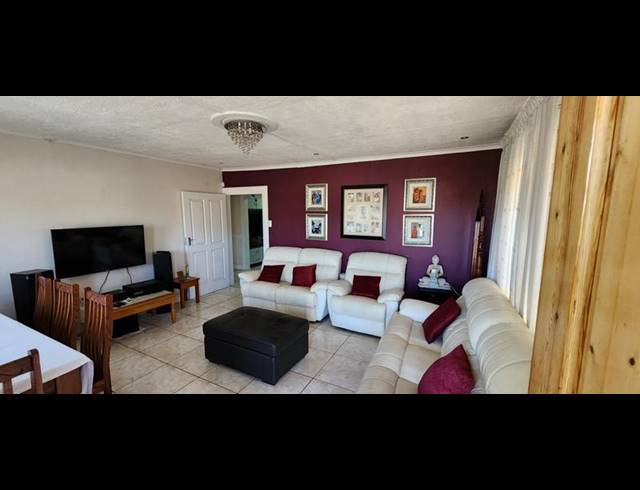 9 BEDROOM HOUSE FOR SALE IN ALLANDALE